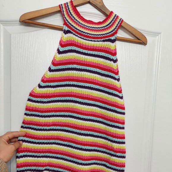 High neck, sleeveless top. - Picture 1 of 4